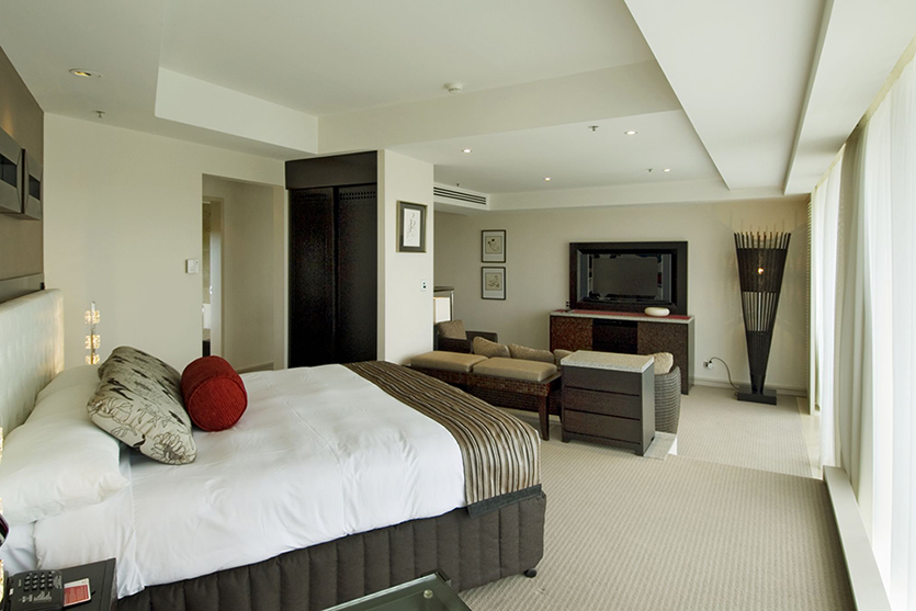 Crowne4 Spa Suite.jpg